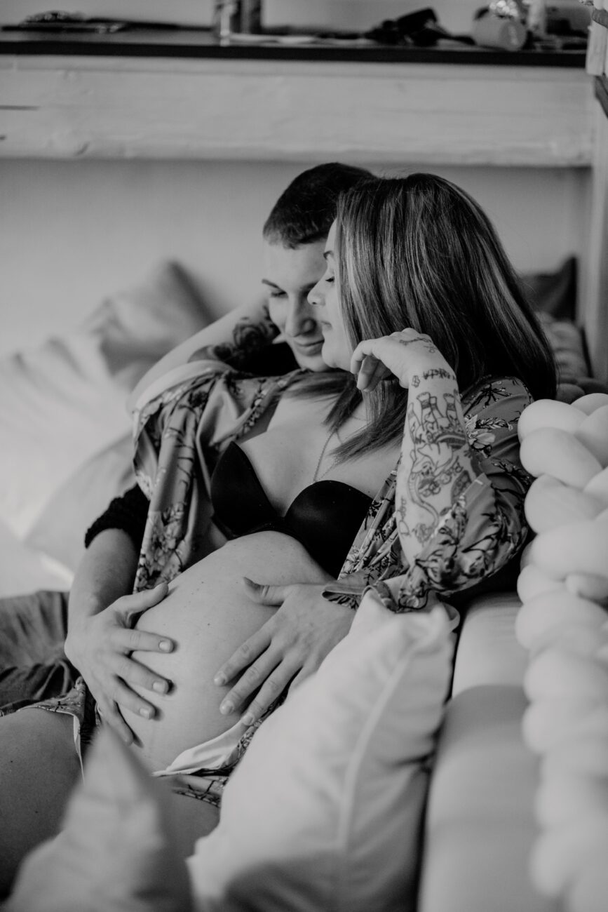 Tübingen, Reutlingen, Stuttgart, Baby, Schwanger, Schwangerschaft, Sohn, Tochter, Familienshooting, Familie, Papa, Vater, Sohn, Sohnemann, Familie, Kind, Kind mit Papa, Familenfoto, Familienfotos, Familienfotografie, Familienzeit, Papa Sohn Foto, Mama, Mamashooting, Pregnant, Schwangere, Schwangerenfotografie, Schwangerschaft, Schwanger, Baby im Bauch, Bauchzwerg, Mutti, Mutter, Momtobe, Feld, Wald, Wiese, Blumen