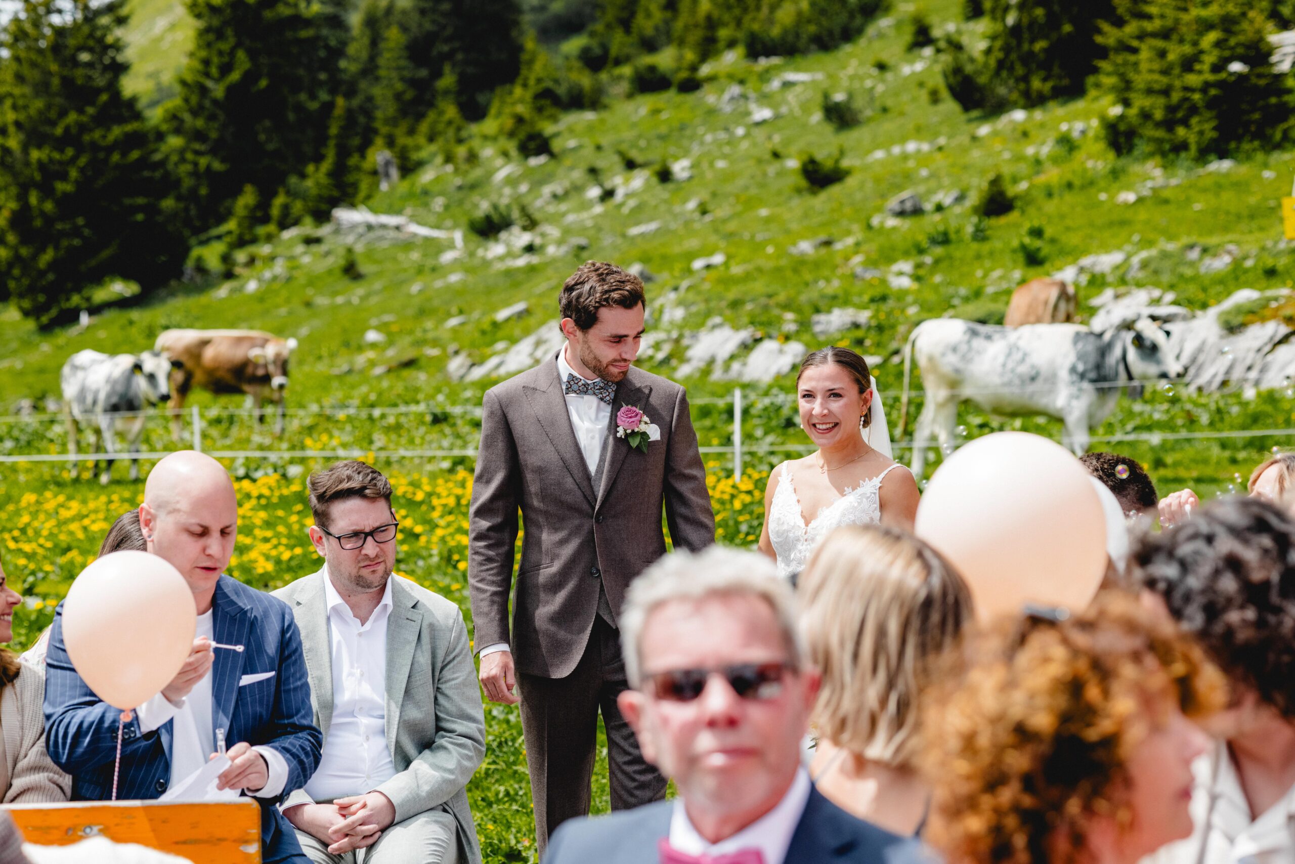 Hochzeit Tannheimer Tal, Hochzeitsfotografie Tannheimer Tal, Hochzeitsfotografin Österreich, Hochzeit in Österreich, Hochzeitslocation Tannheimer Tal, Getting Ready Hochzeit, First Moment Hochzeit, La Soa Chalets Hochzeit, Brautpaarshooting Tannheimer Tal, Gondel Hochzeit, Trauung auf dem Berg Österreich, Berg Hochzeit Österreich, Outdoor Hochzeit Tannheimer Tal, Hochzeitsfotografie Alpen, Alpenhochzeit Österreich, Hochzeitsfotografie Getting Ready Momente, First Look Hochzeitsfotografin Tannheimer Tal, La Soa Chalets Hochzeitslocation, Romantische Trauung auf dem Berg in Österreich, Brautpaarshooting in den Alpen, Gondelfahrt Hochzeit Tannheimer Tal, Hochzeitsfotografin für Alpenhochzeit, Hochzeit in La Soa Chalets Österreich, Exklusive Hochzeitsfotografie Tannheimer Tal, Hochzeit mit Gondel in den Bergen, Tipps für die perfekte Hochzeit im Tannheimer Tal, Die schönsten Hochzeitslocations in den Alpen, So wird das Getting Ready unvergesslich, First Moment: Der erste Augenblick als Brautpaar, Heiraten in den La Soa Chalets in Österreich, Romantische Bergtrauung in den Alpen, Inspirationen für ein Brautpaarshooting in den Bergen, Hochzeit mit Gondelfahrt im Tannheimer Tal, destination wedding österreich