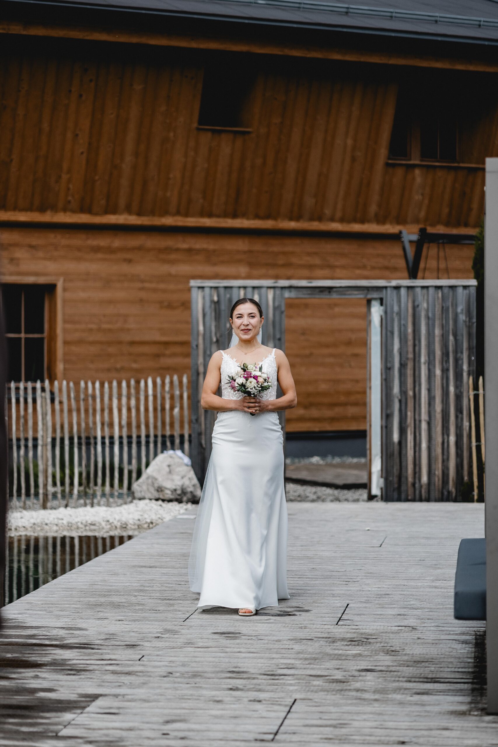 Hochzeit Tannheimer Tal, Hochzeitsfotografie Tannheimer Tal, Hochzeitsfotografin Österreich, Hochzeit in Österreich, Hochzeitslocation Tannheimer Tal, Getting Ready Hochzeit, First Moment Hochzeit, La Soa Chalets Hochzeit, Brautpaarshooting Tannheimer Tal, Gondel Hochzeit, Trauung auf dem Berg Österreich, Berg Hochzeit Österreich, Outdoor Hochzeit Tannheimer Tal, Hochzeitsfotografie Alpen, Alpenhochzeit Österreich, Hochzeitsfotografie Getting Ready Momente, First Look Hochzeitsfotografin Tannheimer Tal, La Soa Chalets Hochzeitslocation, Romantische Trauung auf dem Berg in Österreich, Brautpaarshooting in den Alpen, Gondelfahrt Hochzeit Tannheimer Tal, Hochzeitsfotografin für Alpenhochzeit, Hochzeit in La Soa Chalets Österreich, Exklusive Hochzeitsfotografie Tannheimer Tal, Hochzeit mit Gondel in den Bergen, Tipps für die perfekte Hochzeit im Tannheimer Tal, Die schönsten Hochzeitslocations in den Alpen, So wird das Getting Ready unvergesslich, First Moment: Der erste Augenblick als Brautpaar, Heiraten in den La Soa Chalets in Österreich, Romantische Bergtrauung in den Alpen, Inspirationen für ein Brautpaarshooting in den Bergen, Hochzeit mit Gondelfahrt im Tannheimer Tal, destination wedding österreich